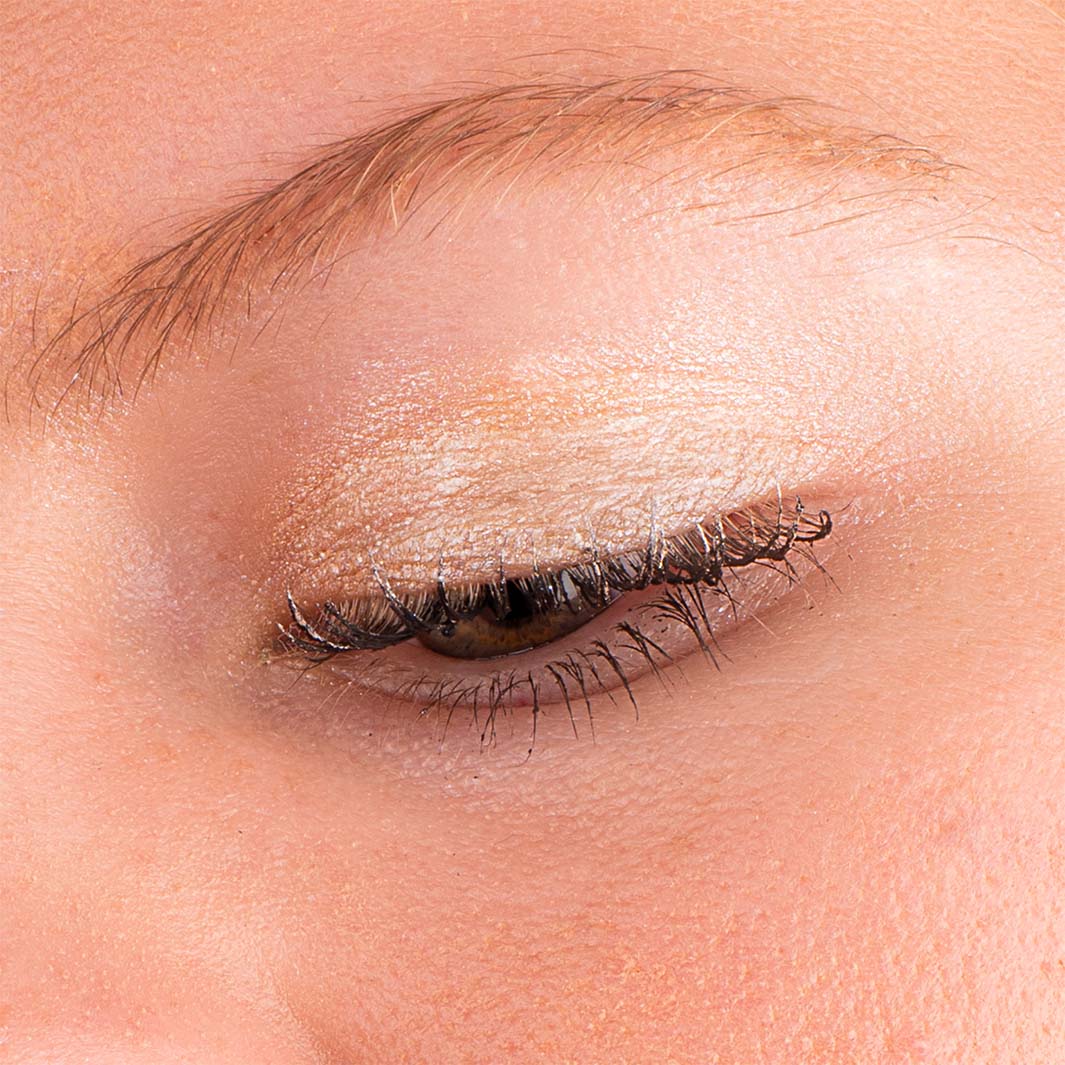 Liquid Eyeshadow & Highlighter - Shade 01 Ice Cream 0.27 fl oz | La Crique Beauty USA